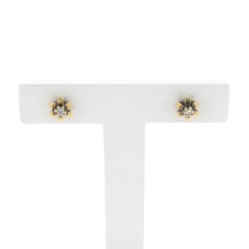 Gouden florale oorstekers met diamant; 0,04 ct. | Vintage, Ophalen of Verzenden