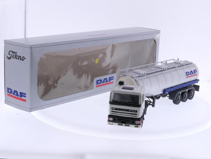 Schaal 1:50 Tekno MUS1346 DAF 95 spacecab met tankoplegge..., Hobby en Vrije tijd, Modelauto's | 1:50, Zo goed als nieuw, Tekno