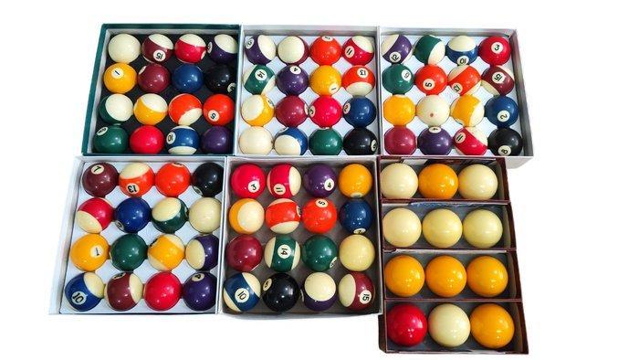 Lot 92 biljartballen ARAMITH – Set Pool en Carambole – met, Verzamelen, Overige Verzamelen