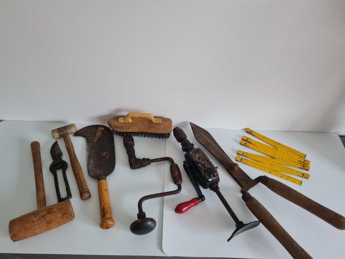 Partij authentiek vintage handgereedschap – sfeervol en, Antiek en Kunst, Antiek | Wandborden en Tegels