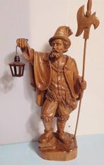 Sculpture, in legno intagliata a mano - Armigero con