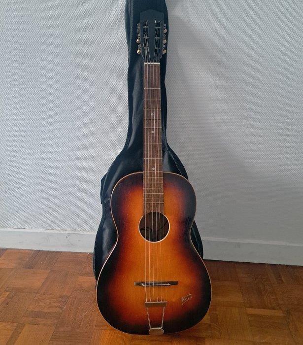 Klira - Folk/blues parlor electro-acoustic - -, Muziek en Instrumenten, Snaarinstrumenten | Gitaren | Akoestisch