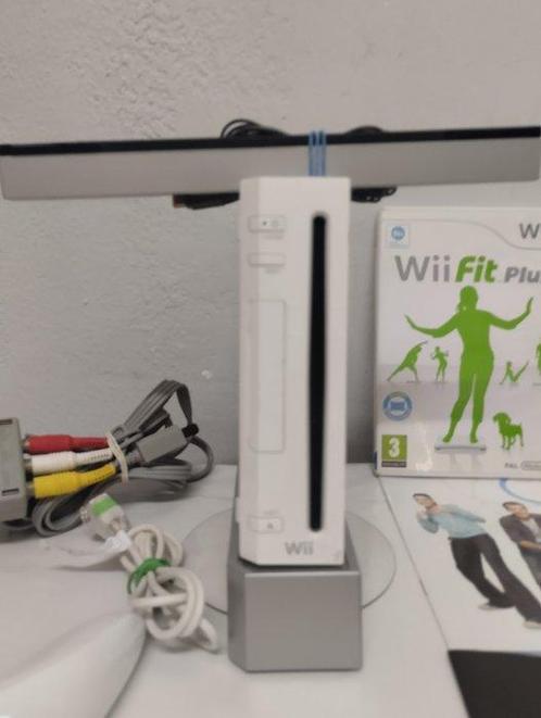 Nintendo - Wii - with accessories and Wii Fit Plus -, Games en Spelcomputers, Spelcomputers | Overige Accessoires