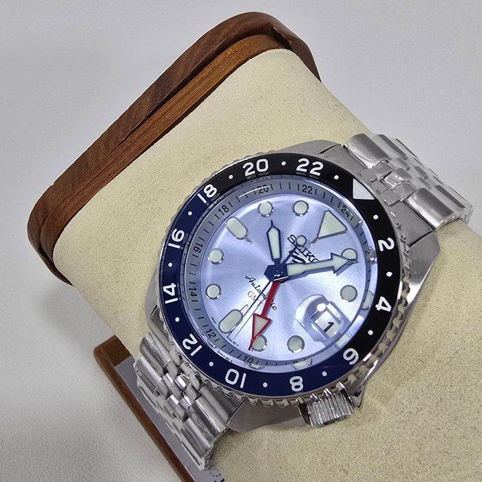 Seiko - Seiko 5 Sports GMT Limited Edition - Sans prix de, Bijoux, Sacs & Beauté, Montres | Hommes