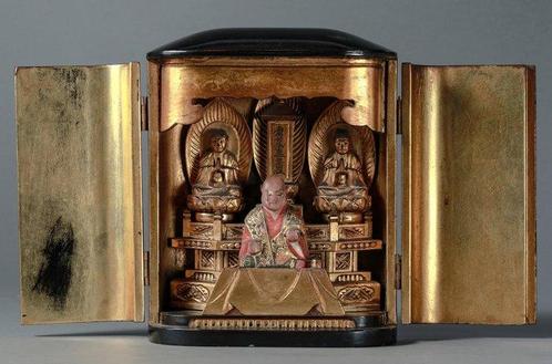 Buddhist Altar Cabinet – Three Treasures Triad (One Pagoda,, Antiek en Kunst, Antiek | Overige Antiek