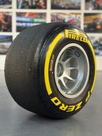 Pneu complet sur la roue - Formule 1 Pirelli - O.Z. *** NO