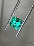 1 pcs  Vert Émeraude  - 2.10 ct - Gemological Institute of, Nieuw