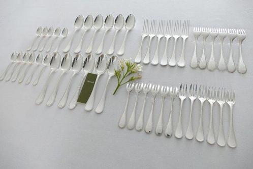 Christofle - Ménagère pour 12 personnes (47) - Perles -, Antiek en Kunst, Antiek | Meubels | Tafels