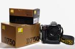 Nikon D750 with MB-D16 batterypack and Nikkor AF-s 24-120, Nieuw