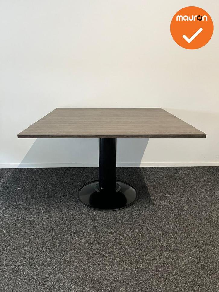 Mauforce Vierkante tafel - 120x120cm - Trompetvoet in kleur, Zakelijke goederen, Kantoor en Winkelinrichting | Kantoormeubilair en Inrichting
