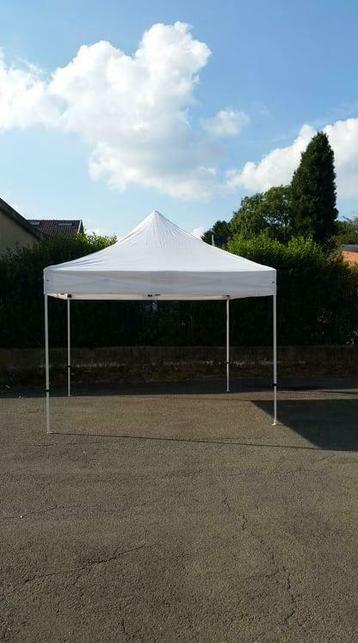 Tonnelle pliante 3M par 3M www.toptonnelle.be beschikbaar voor biedingen