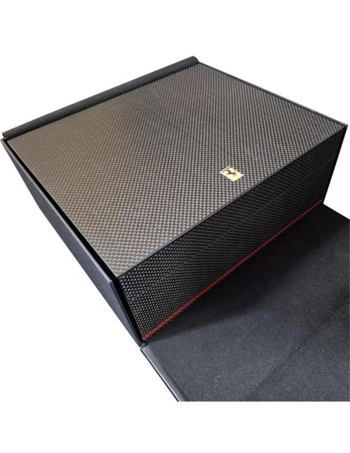 FERRAR GTC4 LUSSO HUMIDOR, Hobby en Vrije tijd, Modelauto's | Overige schalen