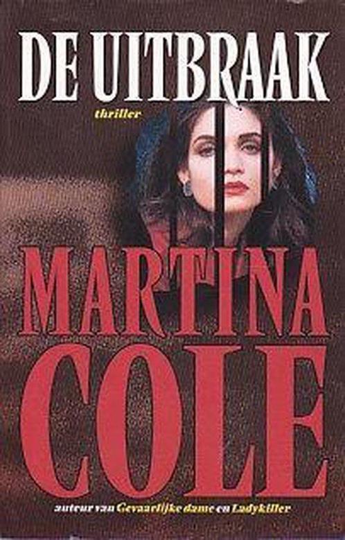 Marine Cole - De uitbraak 9789024525935, Livres, Thrillers, Envoi