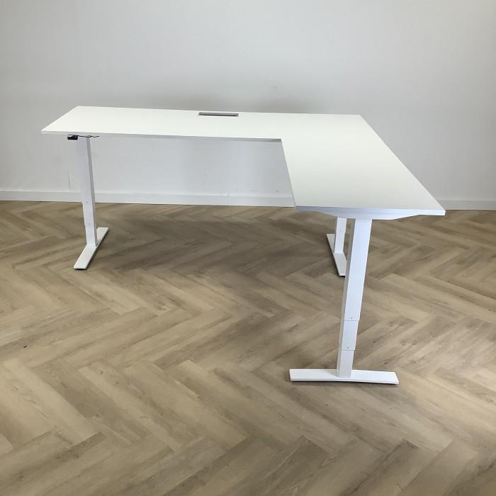 Tweedehands Kinnarps P-serie,  Elektrisch zit-sta, Huis en Inrichting, Bureaus, Stabureau, Gebruikt, Elektrisch
