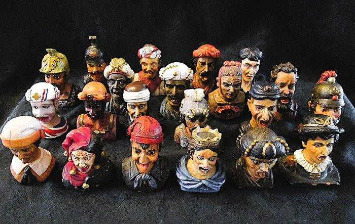 Collectie van memorabilia - Zeldzame Handbeschilderde Unieke, Antiquités & Art, Antiquités | Assiettes décoratives & Carrelages