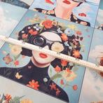 Decoratief stof - Surrealistische vrouwenportretten –, Antiek en Kunst