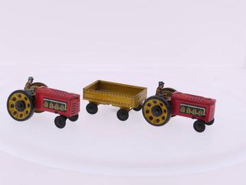 Tiny Tin Toys (blikken speelgoed) 2 x tractor en een aanh..., Ophalen of Verzenden