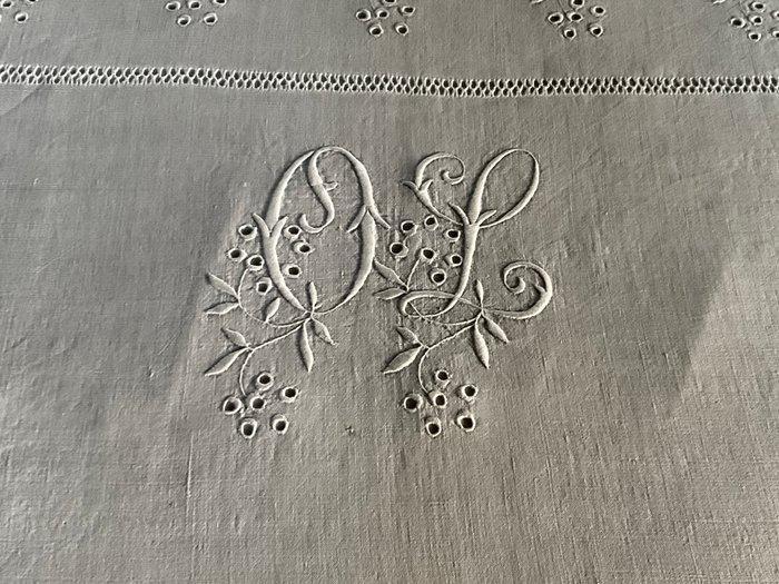 Linnen beddengoed uit het begin van de twintigste eeuw, met, Antiek en Kunst, Antiek | Meubels | Stoelen en Sofa's