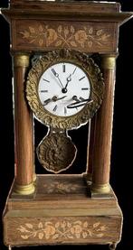 Pendule Empire Bois, bronze oxydé/ doré - 1830