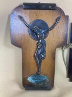 Wijwatervat (4) - 1910-1920 - Wand wijwaterbakjes