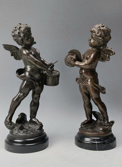 After L. & F. Moreau - Sculpture, 2 Putti met cymbalen en, Antiek en Kunst, Curiosa en Brocante
