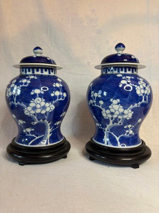 Blauwe en witte porseleinen vazen, gemberpot. - Porselein -, Antiek en Kunst, Antiek | Overige Antiek