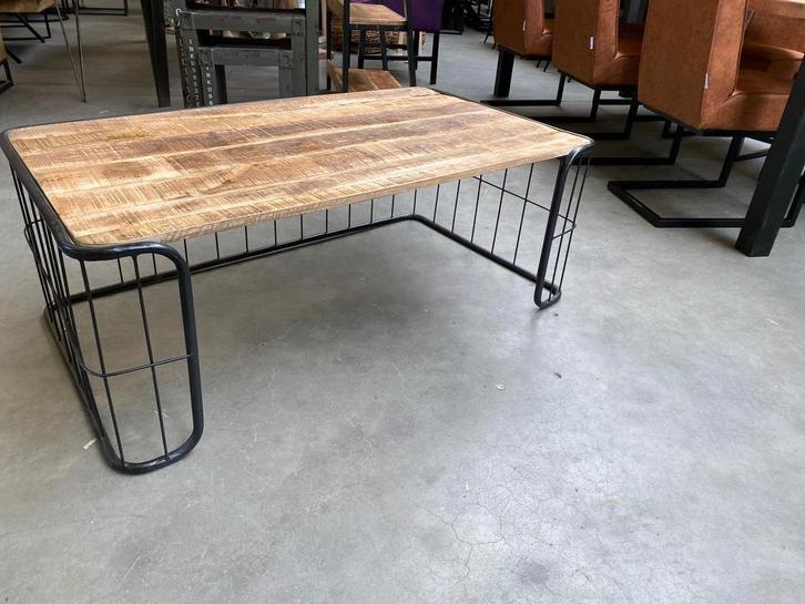 Salontafel, mangohout + metaal (nieuw, outlet), Huis en Inrichting, Tafels | Salontafels, Nieuw, Overige houtsoorten, Metaal