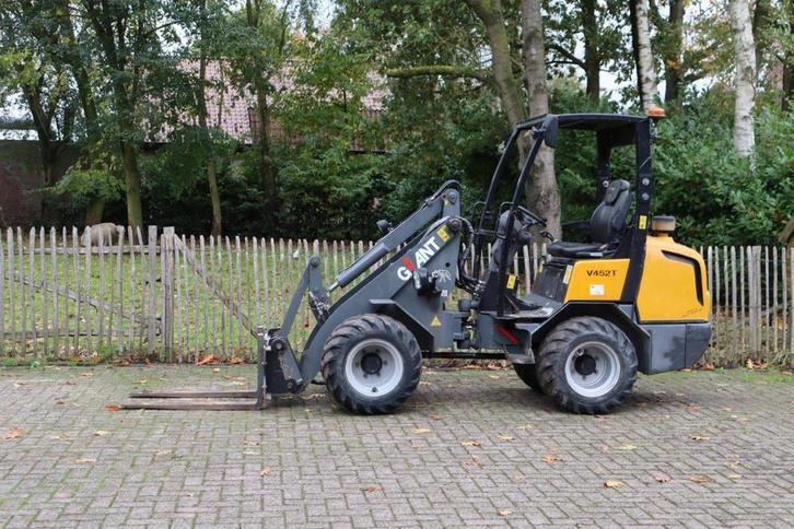 Veiling: Kniklader Giant V452T Diesel 33kW 2010, Zakelijke goederen, Machines en Bouw | Kranen en Graafmachines, Ophalen