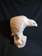 sculptuur, Young bird of prey - 32 cm - Keramiek