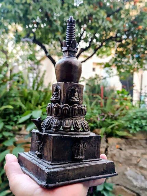 Nepalese stupa in brons - Brons - Nepal - 1900-2000, Antiek en Kunst, Antiek | Overige Antiek