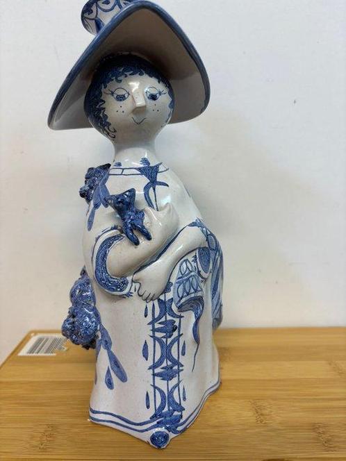 Illums Bolighus - Bjorn Wiinblad - Figuur - donna che tiene, Antiek en Kunst, Antiek | Glaswerk en Kristal