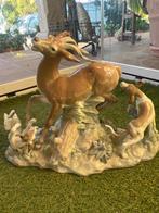 Lladró - Figure - Ciervo con perros - Porcelaine