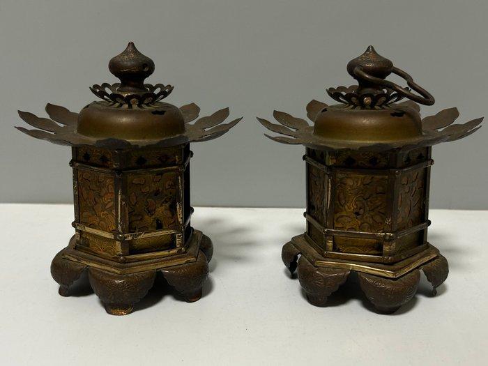 A pair of antique temple lanterns - Lantaarn (2) - Een paar, Antiek en Kunst, Antiek | Overige Antiek