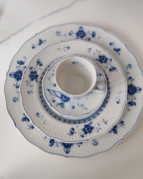 Sigma Japan - Service à petit déjeuner (60) - Victoria Blue, Antiek en Kunst, Antiek | Meubels | Tafels