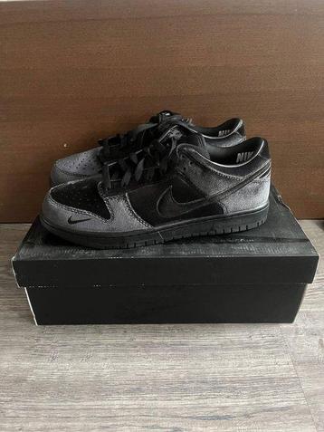 Nike - Dunk Low - Sneakers - Maat: EU 44 - Nieuw met tags beschikbaar voor biedingen