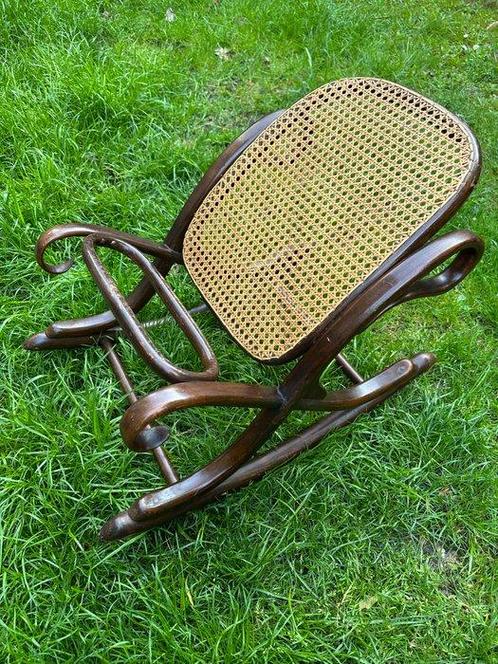 Thonet - Michael Thonet - Ottoman - Bois - Modèle 7001, Antiek en Kunst, Kunst | Designobjecten