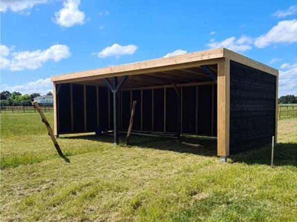 Veiling - Schuilstal geïmpregneerd Douglas 400x800x265cm, Dieren en Toebehoren, Stalling en Weidegang