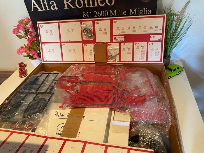 Pocher 1:8 - Modelbouwdoos - Alfa Romeo 8c 2600 Mille Miglia, Hobby en Vrije tijd, Modelauto's | 1:5 tot 1:12