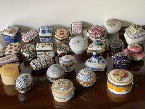 Pillendoosje (28) - Porselein - Verzameling Pillendoosjes, Antiek en Kunst, Curiosa en Brocante