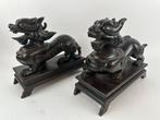 Figure - A pair of foo dogs - Bois - Chine (Sans prix de