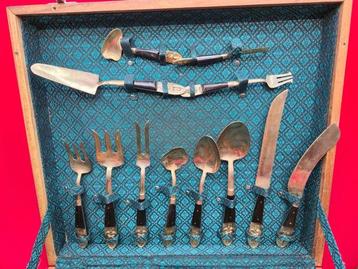 Ménagère - Bronze doré et corne - Service de couverts