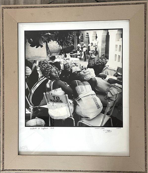 Malick Sidibé (1935–2016) - Matinée de Baptême - 1968, Antiek en Kunst, Kunst | Designobjecten