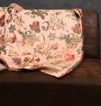 Précieux tissu damassé San Leucio Rosa à riche décor floral