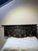 Porte-manteau - Rare antique with detailed carving, lion