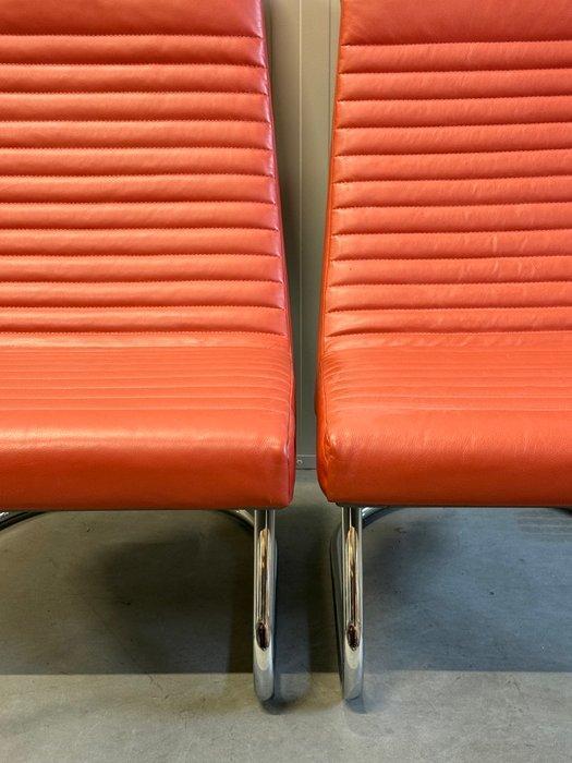 Leolux - Roy de Scheemaker - Fauteuil (2) - Wahwah - Lakleer, Antiek en Kunst, Antiek | Meubels | Stoelen en Sofa's