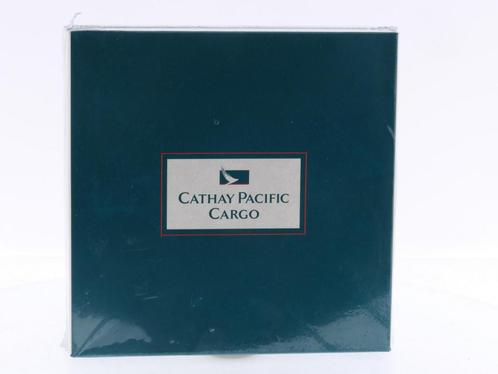 Schaal 1:500 Herpa Y003 Cathay Pacific Cargo Boeing 747-4..., Hobby en Vrije tijd, Modelbouw | Vliegtuigen en Helikopters, Gebruikt