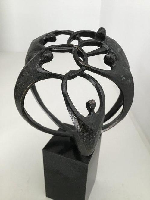 Corry Ammerlaan Artihove - sculptuur, “ Samen de handen, Antiek en Kunst, Curiosa en Brocante