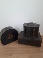 Decoratief ornament - Nederland - Drie koffertjes, Antiek en Kunst