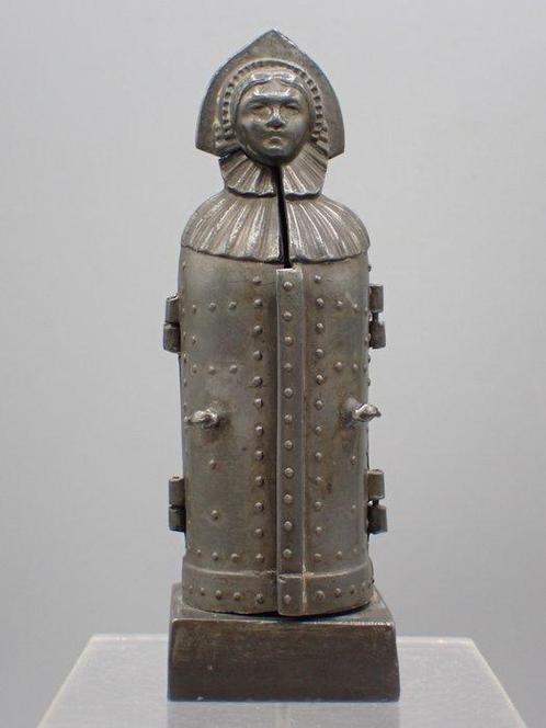 Figuur - Miniature iron maiden model - Metaal, Verzamelen, Dierenverzamelingen
