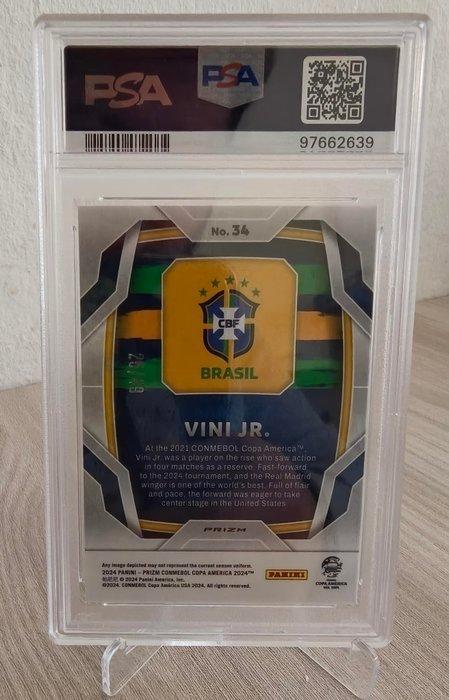 2024 Panini Prizm Vini Jr. #34 Numbered parallel, Parallel, Verzamelen, Stickers